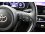 Toyota Yaris Cross 1.5 Hybrid 130 Launch Edition | All Seasons | Stootlijsten | Head-up Display | Origineel Nederlands | Two-Tone |