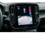 Volvo EX40 Single Motor Extended Range Plus Black Ed. 82 kWh | Adaptieve Cruise Control | Harman Kardon Audio | Stoel-/Stuurverwarming | Parkeercamera | Dodehoek Detectie | Pixel LED | Elektr. Verst. Stoelen + Geheugen | Donker Getint Glas | Warmtepomp |
