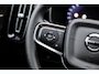 Volvo EX40 Single Motor Extended Range Plus Black Ed. 82 kWh | Adaptieve Cruise Control | Harman Kardon Audio | Stoel-/Stuurverwarming | Parkeercamera | Dodehoek Detectie | Pixel LED | Elektr. Verst. Stoelen + Geheugen | Donker Getint Glas | Warmtepomp |