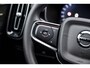 Volvo EX40 Single Motor Extended Range Plus Black Ed. 82 kWh | Adaptieve Cruise Control | Harman Kardon Audio | Stoel-/Stuurverwarming | Parkeercamera | Dodehoek Detectie | Pixel LED | Elektr. Verst. Stoelen + Geheugen | Donker Getint Glas | Warmtepomp |