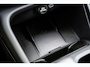 Volvo EX40 Single Motor Extended Range Plus Black Ed. 82 kWh | Adaptieve Cruise Control | Harman Kardon Audio | Stoel-/Stuurverwarming | Parkeercamera | Dodehoek Detectie | Pixel LED | Elektr. Verst. Stoelen + Geheugen | Donker Getint Glas | Warmtepomp |