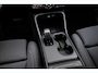 Volvo EX40 Single Motor Extended Range Plus Black Ed. 82 kWh | Adaptieve Cruise Control | Harman Kardon Audio | Stoel-/Stuurverwarming | Parkeercamera | Dodehoek Detectie | Pixel LED | Elektr. Verst. Stoelen + Geheugen | Donker Getint Glas | Warmtepomp |