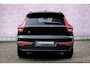 Volvo EX40 Single Motor Extended Range Plus Black Ed. 82 kWh | Adaptieve Cruise Control | Harman Kardon Audio | Stoel-/Stuurverwarming | Parkeercamera | Dodehoek Detectie | Pixel LED | Elektr. Verst. Stoelen + Geheugen | Donker Getint Glas | Warmtepomp |