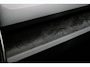 Volvo EX40 Single Motor Extended Range Plus Black Ed. 82 kWh | Adaptieve Cruise Control | Harman Kardon Audio | Stoel-/Stuurverwarming | Parkeercamera | Dodehoek Detectie | Pixel LED | Elektr. Verst. Stoelen + Geheugen | Donker Getint Glas | Warmtepomp |