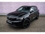 Volvo EX40 Single Motor Extended Range Plus Black Ed. 82 kWh | Adaptieve Cruise Control | Harman Kardon Audio | Stoel-/Stuurverwarming | Parkeercamera | Dodehoek Detectie | Pixel LED | Elektr. Verst. Stoelen + Geheugen | Donker Getint Glas | Warmtepomp |