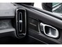 Volvo EX40 Single Motor Extended Range Plus Black Ed. 82 kWh | Adaptieve Cruise Control | Harman Kardon Audio | Stoel-/Stuurverwarming | Parkeercamera | Dodehoek Detectie | Pixel LED | Elektr. Verst. Stoelen + Geheugen | Donker Getint Glas | Warmtepomp |