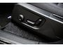 Volvo EX40 Single Motor Extended Range Plus Black Ed. 82 kWh | Adaptieve Cruise Control | Harman Kardon Audio | Stoel-/Stuurverwarming | Parkeercamera | Dodehoek Detectie | Pixel LED | Elektr. Verst. Stoelen + Geheugen | Donker Getint Glas | Warmtepomp |