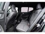 Volvo EX40 Single Motor Extended Range Plus Black Ed. 82 kWh | Adaptieve Cruise Control | Harman Kardon Audio | Stoel-/Stuurverwarming | Parkeercamera | Dodehoek Detectie | Pixel LED | Elektr. Verst. Stoelen + Geheugen | Donker Getint Glas | Warmtepomp |