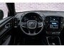 Volvo EX40 Single Motor Extended Range Plus Black Ed. 82 kWh | Adaptieve Cruise Control | Harman Kardon Audio | Stoel-/Stuurverwarming | Parkeercamera | Dodehoek Detectie | Pixel LED | Elektr. Verst. Stoelen + Geheugen | Donker Getint Glas | Warmtepomp |