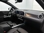Mercedes-Benz B-klasse 180 Business Solution Luxury Trekhaak | Parkeerpakket met achteruitrijcamera | Ledkoplampen | Sfeerverlichting | Stoelverwarming. Inclusief 24 maanden MB Certified garantie voor Europa.