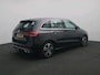Mercedes-Benz B-klasse 180 Business Solution Luxury Trekhaak | Parkeerpakket met achteruitrijcamera | Ledkoplampen | Sfeerverlichting | Stoelverwarming. Inclusief 24 maanden MB Certified garantie voor Europa.
