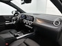 Mercedes-Benz B-klasse 180 Business Solution Luxury Trekhaak | Parkeerpakket met achteruitrijcamera | Ledkoplampen | Sfeerverlichting | Stoelverwarming. Inclusief 24 maanden MB Certified garantie voor Europa.