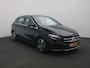 Mercedes-Benz B-klasse 180 Business Solution Luxury Trekhaak | Parkeerpakket met achteruitrijcamera | Ledkoplampen | Sfeerverlichting | Stoelverwarming. Inclusief 24 maanden MB Certified garantie voor Europa.