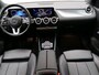 Mercedes-Benz B-klasse 180 Business Solution Luxury Trekhaak | Parkeerpakket met achteruitrijcamera | Ledkoplampen | Sfeerverlichting | Stoelverwarming. Inclusief 24 maanden MB Certified garantie voor Europa.
