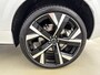 Volvo XC60 T8 Recharge Ultra Dark Executive 22" | Getint & Gelamineerd Glas | Alarmklasse 3 | Black Edition Interieur | Luchtvering | Bowers & Wilkins | Geventileerd Nappa | Massagestoelen | Head-Up | 360 Camera | Elektr. verst. Stoelen | Full LED