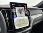 Volvo XC60 T8 Recharge Ultra Dark Executive 22" | Getint & Gelamineerd Glas | Alarmklasse 3 | Black Edition Interieur | Luchtvering | Bowers & Wilkins | Geventileerd Nappa | Massagestoelen | Head-Up | 360 Camera | Elektr. verst. Stoelen | Full LED