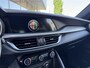 Alfa Romeo Stelvio 2.0 T AWD B-Tech Q4 280 PK Automaat 20 inch Leder Veloce Camera Apple Carplay Rijstrook Dodehoek