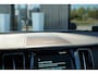 Volvo XC60 2.0 T6 Plug-in hybrid AWD Plus Dark Long Range | Harman Kardon | Elektrische verstelbare voorstoelen incl. geheugen | Adaptieve cruise control incl. BLIS | Stuurwielverwarming | Stoelverwarming voor & achter | Panoramisch schuif/kanteldak |