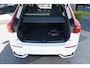 Volvo XC60 2.0 T6 Plug-in hybrid AWD Plus Dark Long Range | Harman Kardon | Elektrische verstelbare voorstoelen incl. geheugen | Adaptieve cruise control incl. BLIS | Stuurwielverwarming | Stoelverwarming voor & achter | Panoramisch schuif/kanteldak |