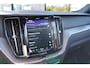 Volvo XC60 T6 Plug-in hybrid AWD Plus Dark Long Range | Trekhaak | Panoramisch schuif/kanteldak | 360 graden camera | Stoel en stuurwielverwarming | Parkeerverwarming | Adaptieve cruise control incl. BLIS |