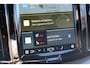 Volvo XC60 T6 Plug-in hybrid AWD Plus Dark Long Range | Trekhaak | Panoramisch schuif/kanteldak | 360 graden camera | Stoel en stuurwielverwarming | Parkeerverwarming | Adaptieve cruise control incl. BLIS |