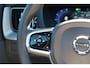 Volvo XC60 T6 Plug-in hybrid AWD Plus Dark Long Range | Trekhaak | Panoramisch schuif/kanteldak | 360 graden camera | Stoel en stuurwielverwarming | Parkeerverwarming | Adaptieve cruise control incl. BLIS |