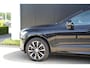 Volvo XC60 T6 Plug-in hybrid AWD Plus Dark Long Range | Trekhaak | Panoramisch schuif/kanteldak | 360 graden camera | Stoel en stuurwielverwarming | Parkeerverwarming | Adaptieve cruise control incl. BLIS |