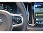 Volvo XC60 T6 Plug-in hybrid AWD Plus Dark Long Range | Trekhaak | Panoramisch schuif/kanteldak | 360 graden camera | Stoel en stuurwielverwarming | Parkeerverwarming | Adaptieve cruise control incl. BLIS |