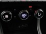 Renault Captur 1.6 E-Tech Hybrid 145 Techno | Achteruitrijcamera | Climate Control | Parkeersensoren Voor en Achter | All season banden |