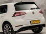 Volkswagen Golf 1.4 TSI PHEV GTE 204Pk Automaat (VIRTUAL COCKPIT, APPLE CARPLAY, GROOT NAVI, KEYLESS, CAMERA, STOELVERWARMING, SPORTSTOELEN, ADAPTIVE CRUISE, GETINT GLAS, NIEUWSTAAT)