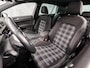 Volkswagen Golf 1.4 TSI PHEV GTE 204Pk Automaat (VIRTUAL COCKPIT, APPLE CARPLAY, GROOT NAVI, KEYLESS, CAMERA, STOELVERWARMING, SPORTSTOELEN, ADAPTIVE CRUISE, GETINT GLAS, NIEUWSTAAT)
