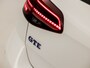 Volkswagen Golf 1.4 TSI PHEV GTE 204Pk Automaat (VIRTUAL COCKPIT, APPLE CARPLAY, GROOT NAVI, KEYLESS, CAMERA, STOELVERWARMING, SPORTSTOELEN, ADAPTIVE CRUISE, GETINT GLAS, NIEUWSTAAT)