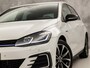 Volkswagen Golf 1.4 TSI PHEV GTE 204Pk Automaat (VIRTUAL COCKPIT, APPLE CARPLAY, GROOT NAVI, KEYLESS, CAMERA, STOELVERWARMING, SPORTSTOELEN, ADAPTIVE CRUISE, GETINT GLAS, NIEUWSTAAT)