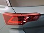 Volkswagen T-Roc 1.5 TSI R-Line Business | Panoramadak | Trekhaak | BEATS audio | Black style | Parkeerassistent | Keyless | Achteruitrijcamera | Stoelverwarming |