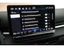 Volkswagen T-Roc 1.5 eTSI 150pk DSG R-Line Black Style Panoramadak Trekhaak Camera Stoelverwarming Navigatie