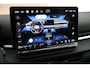 Volkswagen T-Roc 1.5 eTSI 150pk DSG R-Line Black Style Panoramadak Trekhaak Camera Stoelverwarming Navigatie