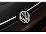 Volkswagen T-Roc 1.5 eTSI 150pk DSG R-Line Black Style Panoramadak Trekhaak Camera Stoelverwarming Navigatie