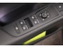 Volkswagen T-Roc 1.5 eTSI 150pk DSG R-Line Black Style Panoramadak Trekhaak Camera Stoelverwarming Navigatie