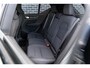 Volvo EX40 Single Motor Extended Range Plus Black Ed. 82 kWh | Adaptieve Cruise Control | Harman Kardon Audio | Stoel-/Stuurverwarming | Parkeercamera | Dodehoek Detectie | Pixel LED | Elektr. Verst. Stoelen + Geheugen | Donker Getint Glas | Warmtepomp |