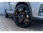 Volvo EX40 Single Motor Extended Range Plus Black Ed. 82 kWh | Adaptieve Cruise Control | Harman Kardon Audio | Stoel-/Stuurverwarming | Parkeercamera | Dodehoek Detectie | Pixel LED | Elektr. Verst. Stoelen + Geheugen | Donker Getint Glas | Warmtepomp |