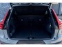 Volvo EX40 Single Motor Extended Range Plus Black Ed. 82 kWh | Adaptieve Cruise Control | Harman Kardon Audio | Stoel-/Stuurverwarming | Parkeercamera | Dodehoek Detectie | Pixel LED | Elektr. Verst. Stoelen + Geheugen | Donker Getint Glas | Warmtepomp |