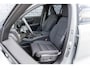 Volvo EX40 Single Motor Extended Range Plus Black Ed. 82 kWh | Adaptieve Cruise Control | Harman Kardon Audio | Stoel-/Stuurverwarming | Parkeercamera | Dodehoek Detectie | Pixel LED | Elektr. Verst. Stoelen + Geheugen | Donker Getint Glas | Warmtepomp |