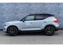 Volvo EX40 Single Motor Extended Range Plus Black Ed. 82 kWh | Adaptieve Cruise Control | Harman Kardon Audio | Stoel-/Stuurverwarming | Parkeercamera | Dodehoek Detectie | Pixel LED | Elektr. Verst. Stoelen + Geheugen | Donker Getint Glas | Warmtepomp |