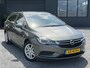 Opel Astra Sports Tourer 1.0 Turbo Business+ 2e Eigenaar,Carplay,Navi,Trekhaak,Dealer Onderhouden,Lm velgen,Pdc,N.A.P,105pk,Clima,Cruise,Recent beurt gehad,Apk tot 03-2027