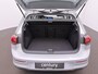 Volkswagen Golf 1.0 TSI Life Navigatie - PDC - Side Assist - Camera - ACC - Sfeerverlichting