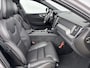 Volvo XC60 T8 Recharge Ultra Dark Executive | 22" | Heico Diffusor | Getint & Gelamineerd Glas | Alarmklasse 3 | Black Edition Interieur | Luchtvering | Bowers & Wilkins | Geventileerd Nappa | Massagestoelen | Head-Up | 360 Camera | Elektr. verst. Stoelen | Full LED