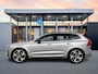 Volvo XC60 T8 Recharge Ultra Dark Executive | 22" | Heico Diffusor | Getint & Gelamineerd Glas | Alarmklasse 3 | Black Edition Interieur | Luchtvering | Bowers & Wilkins | Geventileerd Nappa | Massagestoelen | Head-Up | 360 Camera | Elektr. verst. Stoelen | Full LED