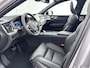Volvo XC60 T8 Recharge Ultra Dark Executive | 22" | Heico Diffusor | Getint & Gelamineerd Glas | Alarmklasse 3 | Black Edition Interieur | Luchtvering | Bowers & Wilkins | Geventileerd Nappa | Massagestoelen | Head-Up | 360 Camera | Elektr. verst. Stoelen | Full LED