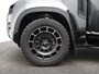 Land Rover Defender 3.0 D300 110 MHEV X-Dynamic HSE | Grijs kenteken | 20" Octa + AT banden | Wielkastverbreding lakzwart | Roof Rack met LED bar