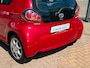 Toyota Aygo 1.0-12V Aspiration Red Navigator NAVIGATIE AIRCO APK NAP 5 DEURS